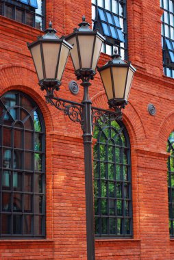 Old street light lamp post in shopping centre-Manufactura clipart