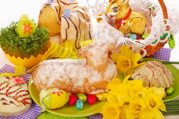 Wielkanocne ciasto w kształcie baranka — Zdjęcie stockowe