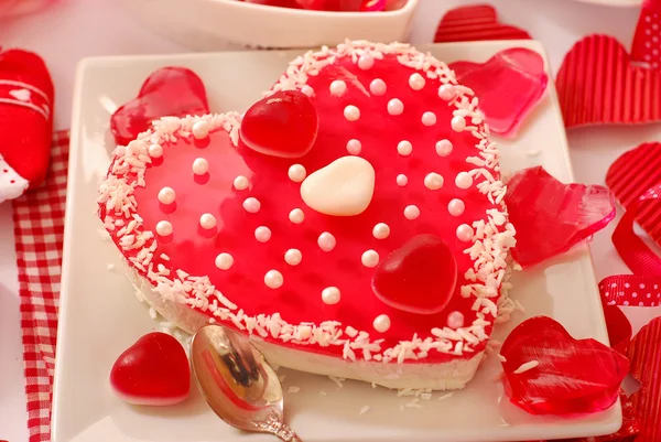 ゼリーとバレンタインのケーキ — ストック写真