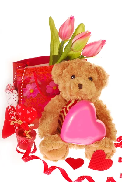 Teddybeer met Valentijnsdag geschenken — Stockfoto