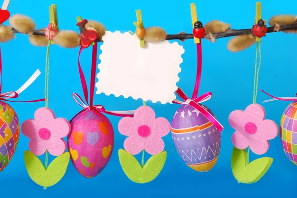 掛かる卵が付いているイースター装飾 — ストック写真