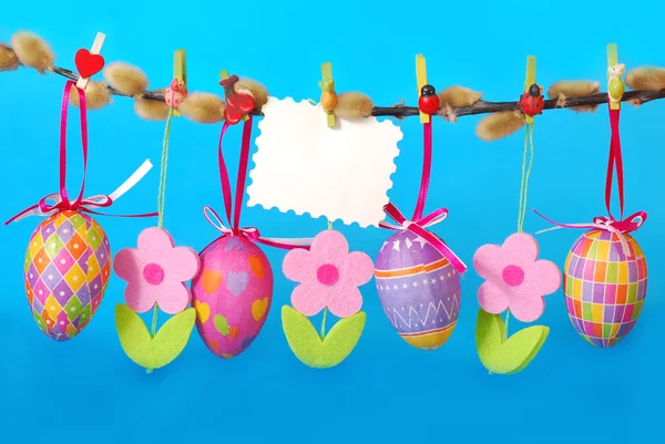 Wielkanoc granicy ze zwisającymi jaj — Zdjęcie stockowe