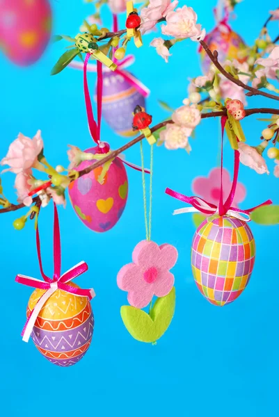 Függő tojás húsvéti dekoráció — Stock Fotó