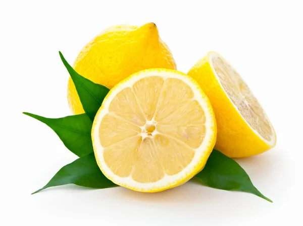 Limones con hojas — Foto de Stock