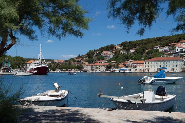 Порт на острове Хвар в Хорватии . — стоковое фото