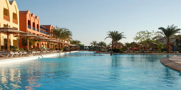 Territory of hotel at pool. Egypt. Hurgada. — Stock Photo, Image