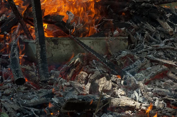 Yangın ve karbonlar — Stok fotoğraf