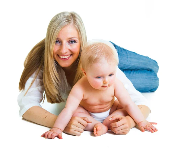 Mami hospodářství kojenecká pěkná izolovaných na bílém — Stock fotografie
