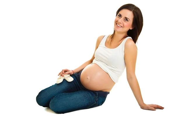 Embarazada morena aislada en blanco — Foto de Stock