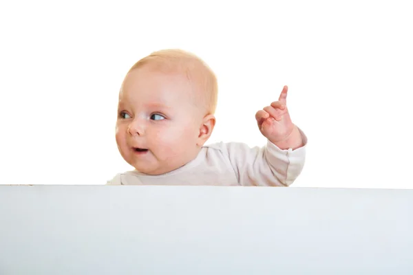 ホワイト ボードの背後にある孤立した風光明媚な白人幼児ベビー — ストック写真