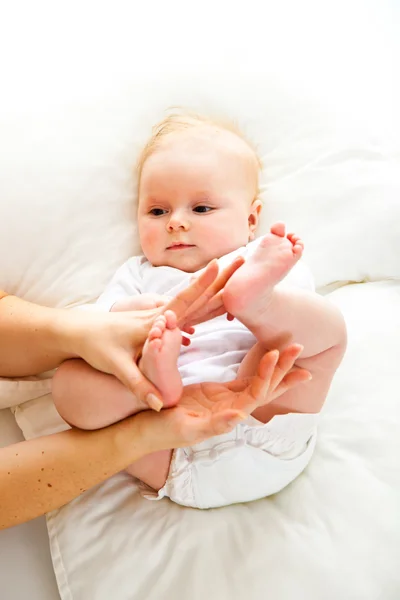 Beyaz izole beaufiful beyaz bebek bebek kız — Stok fotoğraf