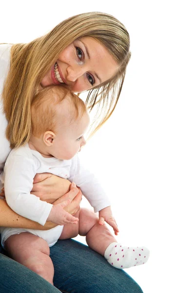 白で隔離される幸せ、かわいい乳児の赤ちゃん女の子と母 — ストック写真