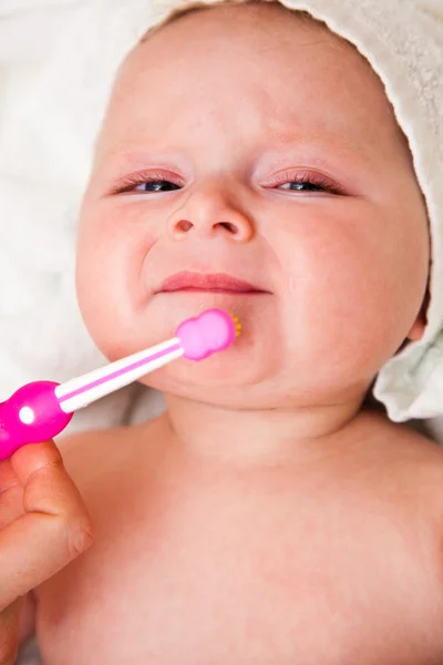 Малюкової з зубна щітка — стокове фото