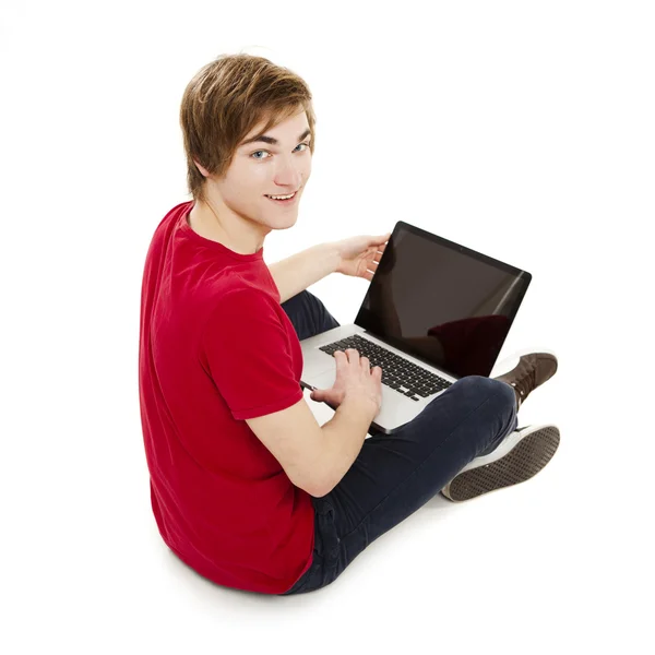 Homme travaillant avec un ordinateur portable — Photo