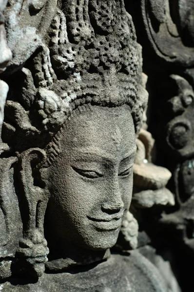 Скульптурная апсара, Сиемреап, Камбоджа — стоковое фото