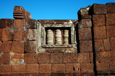 Siem Reap bir antik taş duvarda pencere