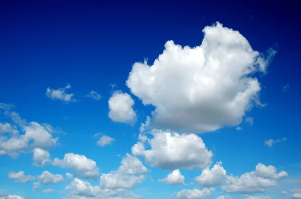 Katoen zoals bewolkte hemel — Stockfoto