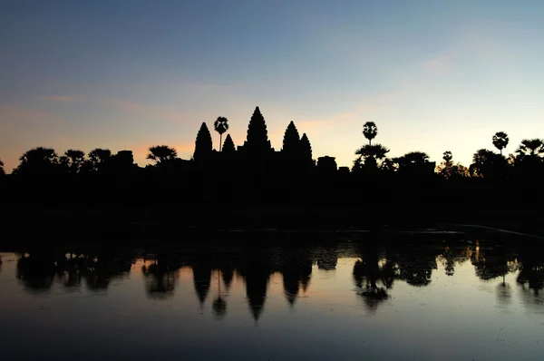 Angkor wat i gryningen — Stockfoto