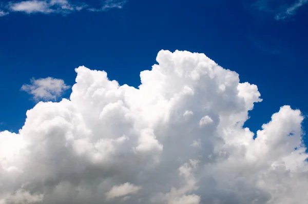 Katoen zoals bewolkte hemel — Stockfoto