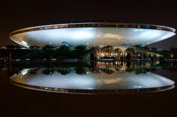 Kulturcenter på natten — Stockfoto