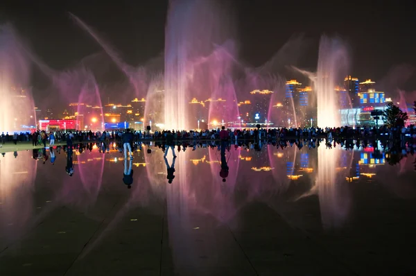 Reflection of fountain show — Stock Photo, Image