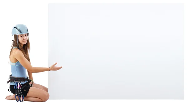 Wspinaczka kobieta trzymając transparent — Zdjęcie stockowe