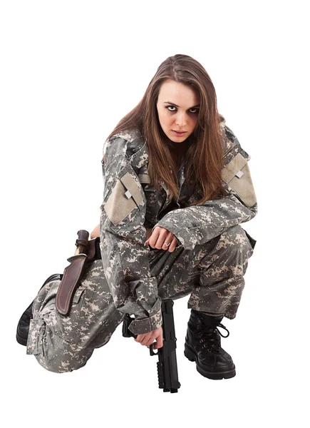 Νεαρή γυναίκα στρατιώτες με όπλο — Φωτογραφία Αρχείου
