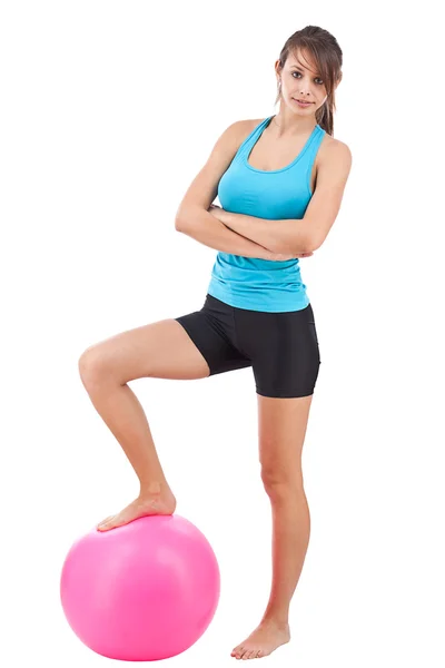 Kvinna med fitnessboll — Stockfoto