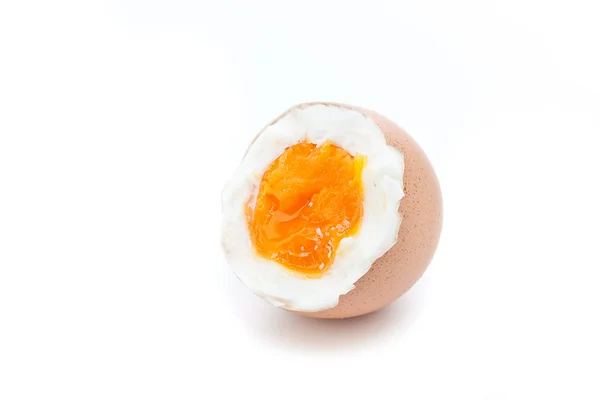 ゆで卵をシェル — ストック写真