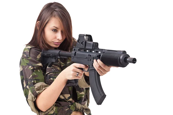 Νεαρή γυναίκα στρατιώτες με τα πυροβόλα όπλα — Φωτογραφία Αρχείου