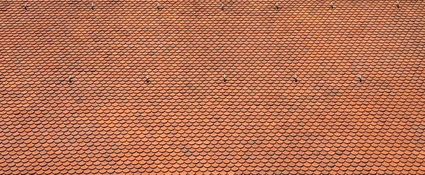 红色屋顶的纹理 — 图库照片
