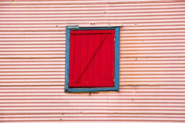 Wall with window in La Boca — Stock Photo, Image