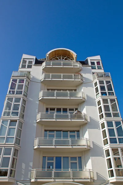 Modern lägenhetsbyggnad — Stockfoto