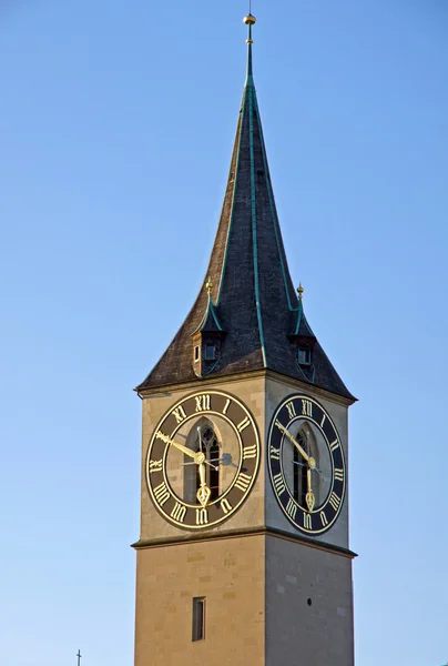チューリッヒのサンピエトロ大聖堂の塔 — ストック写真