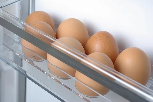 Eieren in de koelkast Stockafbeelding