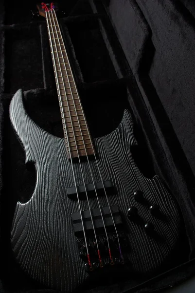 Guitarra em preto — Fotografia de Stock