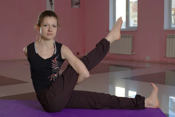 Frauen machen Yoga — Stockfoto
