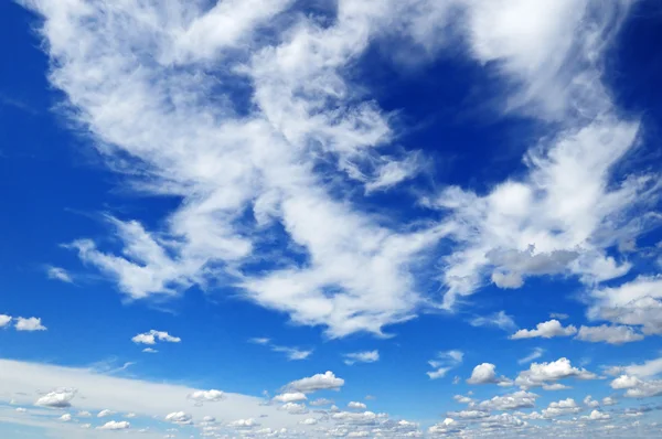 白色蓬松的云 — 图库照片