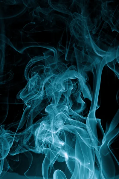 Fumo isolato su sfondo nero — Foto Stock