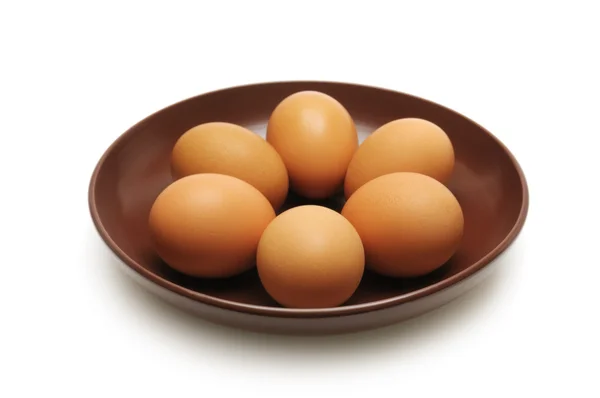 Bir tabağa haşlanmış yumurta — Stok fotoğraf