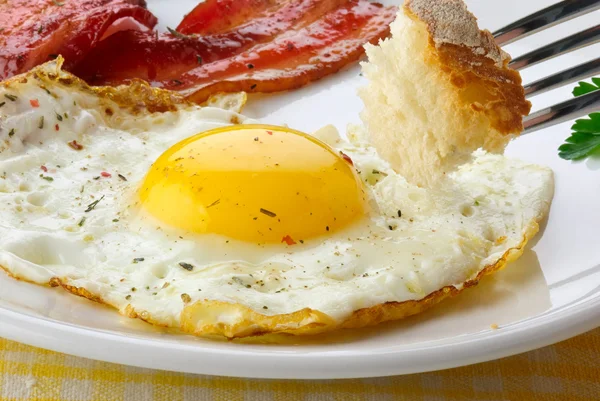 Bacon and eggs — Stock Photo, Image