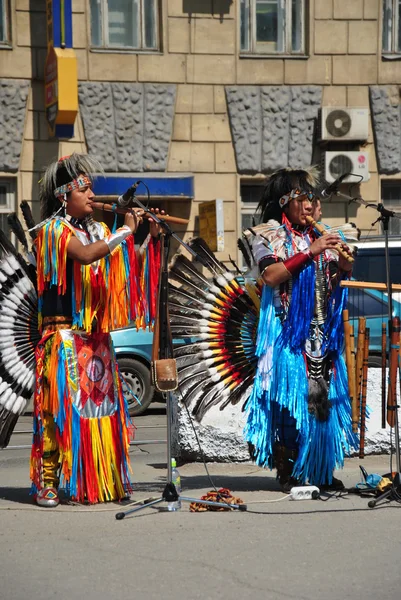 Straßenmusiker Indianer — Stockfoto