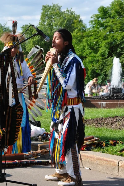 Straßenmusiker Indianer — Stockfoto