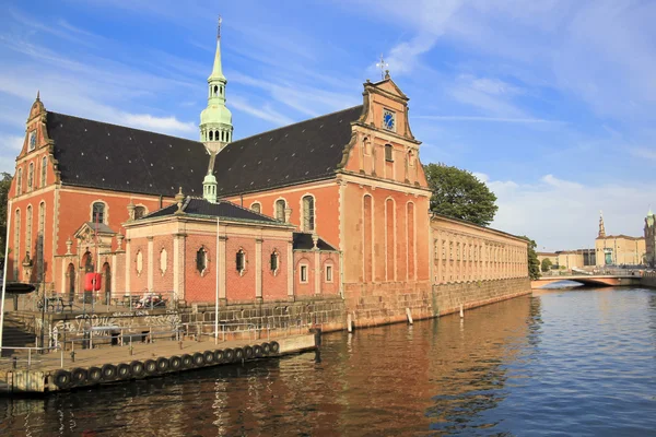 丹麦哥本哈根市运河体系结构 — 图库照片