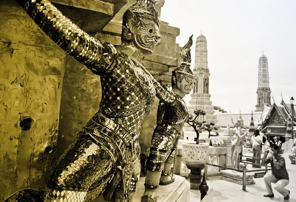 Toeristen Bangkok grand palace, thailand — Stockfoto