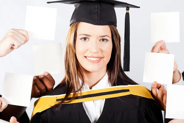 Graduação universitária feminina atraente — Fotografia de Stock