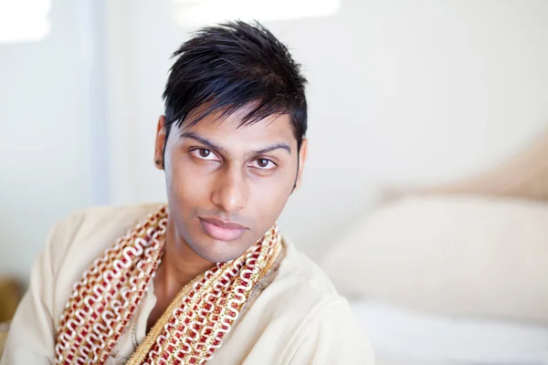 年轻的印度裔男子 — 图库照片