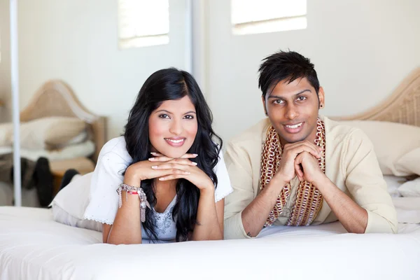 Junges indisches Paar — Stockfoto