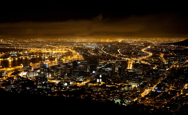 Ночная сцена Кейптауна — стоковое фото