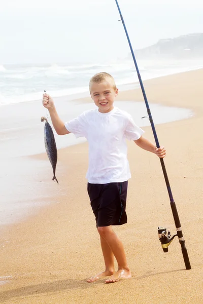Liten pojke fiske — Stockfoto